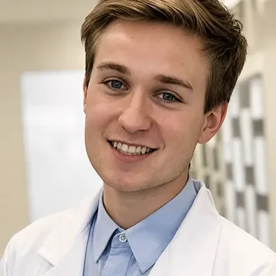 dr. Mateusz Jankowski — Stomatolog